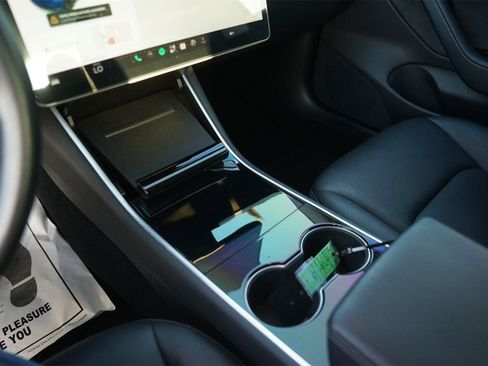 Used 2018 Tesla Model 3 RWD image 28