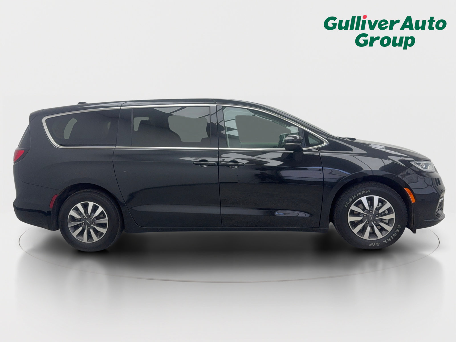 Used 2023 Chrysler Pacifica Touring-L FWD image 10
