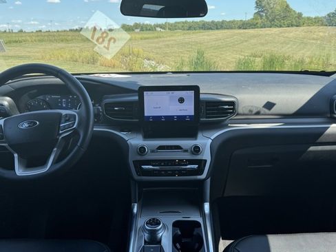 Used 2023 Ford Explorer XLT w/ Equipment Group 202A image 30