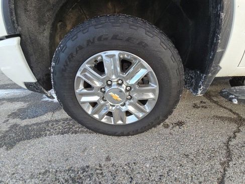 Used 2024 Chevrolet Silverado 3500 High Country image 32