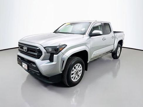 Used 2024 Toyota Tacoma SR5 image 3