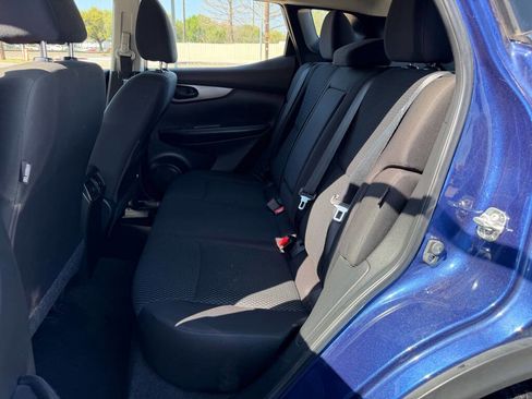 Used 2021 Nissan Rogue Sport S image 11