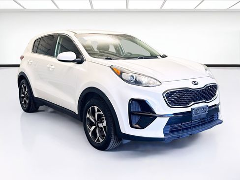 Used 2021 Kia Sportage LX image 3