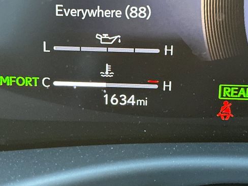 Used 2026 Lexus LX 700h Luxury image 33