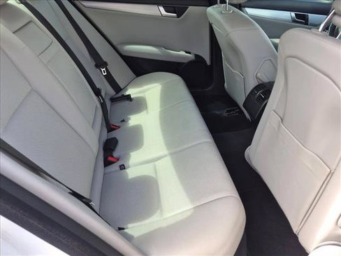 Used 2014 Mercedes-Benz C 250 Sedan image 18