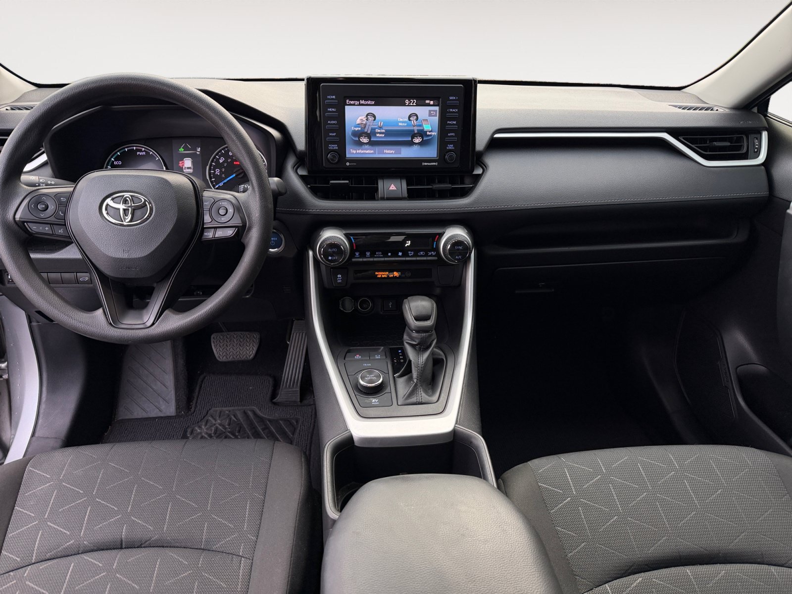 Used 2022 Toyota RAV4 XLE w/ Convenience Package AWD/4WD image 10
