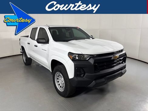 Used 2024 Chevrolet Colorado W/T w/ WT Convenience Package II RWD image 1