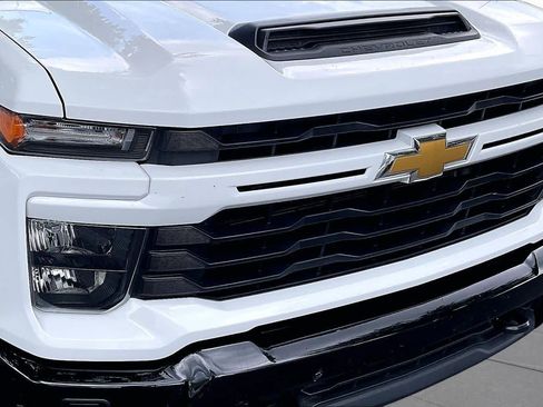 Used 2024 Chevrolet Silverado 2500 Custom w/ Custom Value Package AWD/4WD image 29