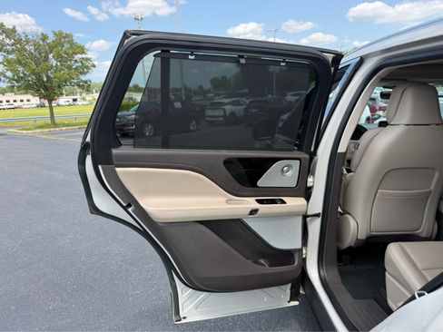 Used 2023 Lincoln Aviator Reserve w/ Equipment Group 201A AWD/4WD image 22