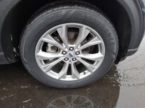 Used 2023 Ford Explorer Limited w/ Equipment Group 301A image 6