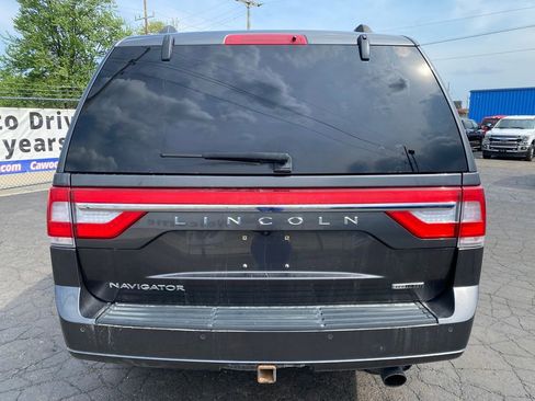 Used 2016 Lincoln Navigator Select AWD/4WD image 3