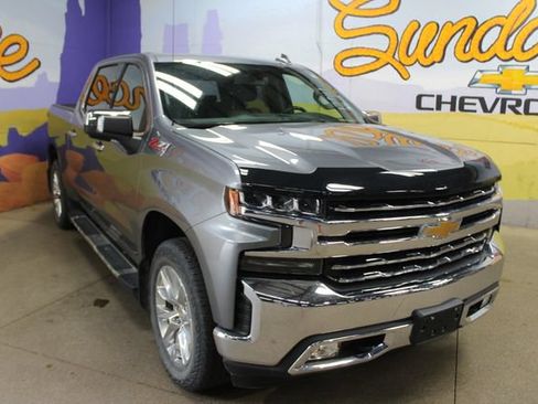 Used 2019 Chevrolet Silverado 1500 LTZ w/ LTZ Convenience Package AWD/4WD image 2