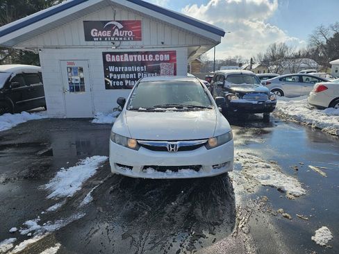 Used 2011 Honda Civic DX-VP image 2