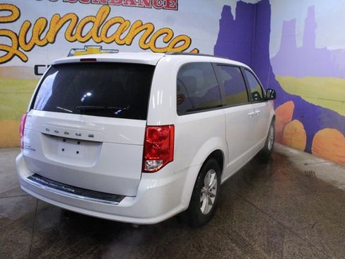 Used 2018 Dodge Grand Caravan SE w/ UConnect Hands-Free Group image 8
