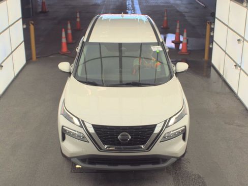 Used 2021 Nissan Rogue SV AWD/4WD image 2