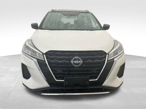 Used 2022 Nissan Kicks SV image 9