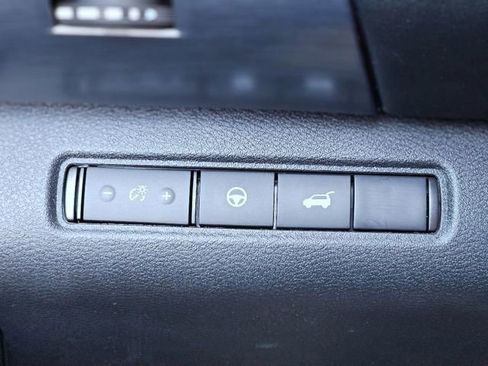 Used 2025 Nissan Pathfinder SL image 20