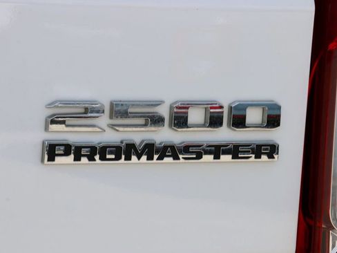 Used 2024 RAM ProMaster 2500 w/ Convenience Group FWD image 7