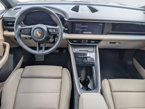 Certified 2025 Porsche Macan Electric image 11