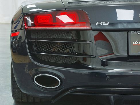 Used 2011 Audi R8 V10 image 21