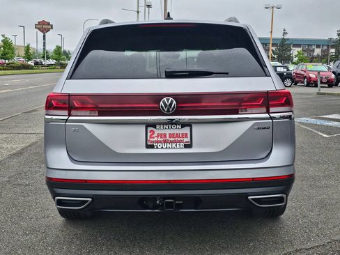 Used 2025 Volkswagen Atlas SE AWD/4WD image 6
