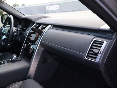 Used 2023 Land Rover Discovery Metropolitan Edition AWD/4WD image 11