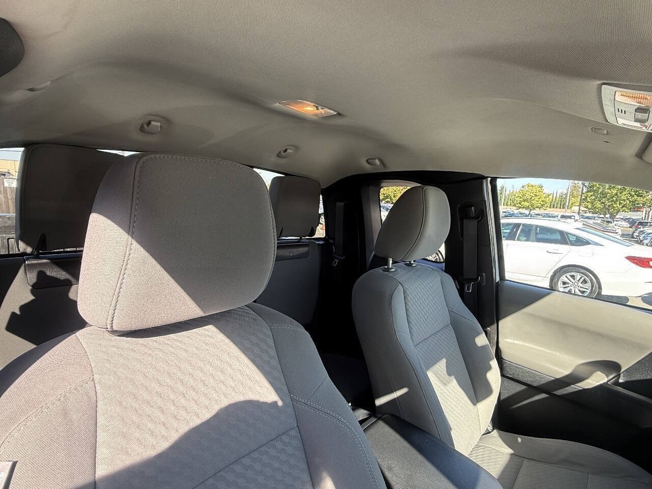 Used 2020 Toyota Tacoma SR w/ SR Convenience Package RWD image 18