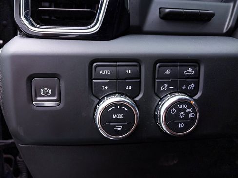 Used 2024 GMC Sierra 2500 Denali Ultimate AWD/4WD image 7