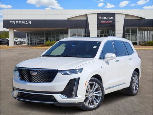 Used 2022 Cadillac XT6 Premium Luxury w/ Technology Package FWD image 1