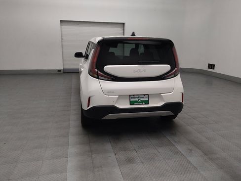 Used 2023 Kia Soul LX w/ LX Technology Package image 6