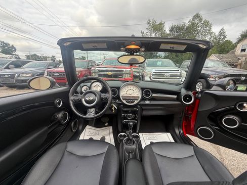 Used 2013 MINI Cooper Convertible image 10