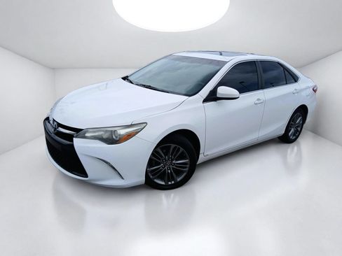 Used 2017 Toyota Camry SE FWD image 1