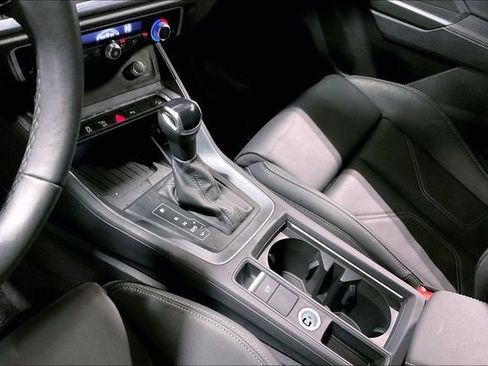 Certified 2025 Audi Q3 2.0T Premium w/ Convenience Package image 17