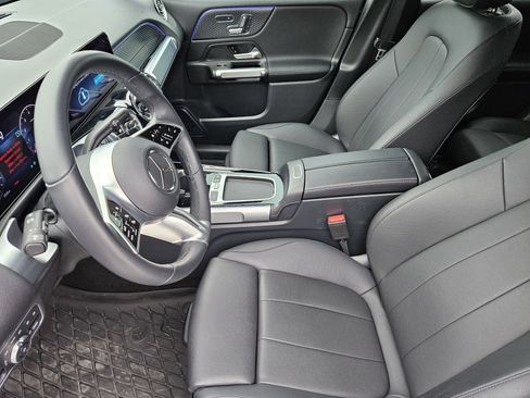 Used 2025 Mercedes-Benz GLB 250 image 14