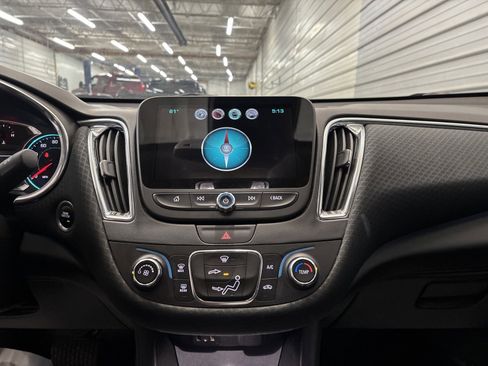 Used 2016 Chevrolet Malibu LT image 18