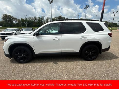 Used 2025 Honda Pilot Black Edition image 4