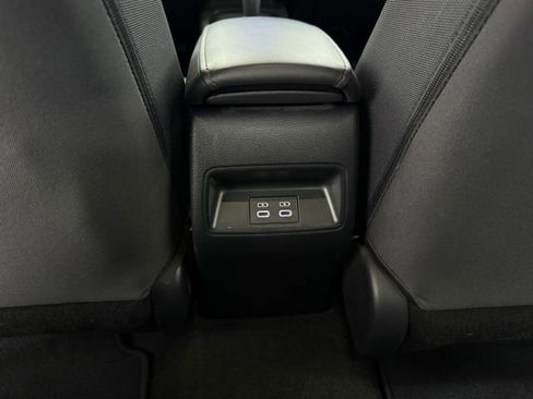 Used 2023 Toyota Corolla SE image 32