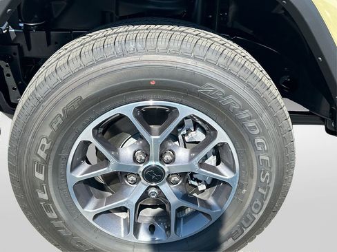 New 2025 Jeep Gladiator Sport AWD/4WD image 13