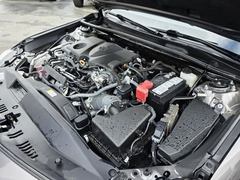 Used 2024 Toyota Camry SE image 20
