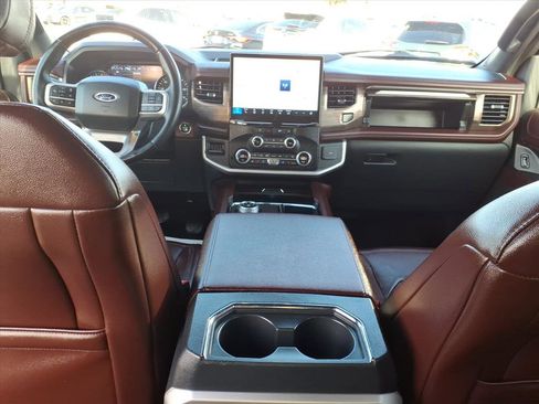 Used 2024 Ford Expedition Max Limited image 18