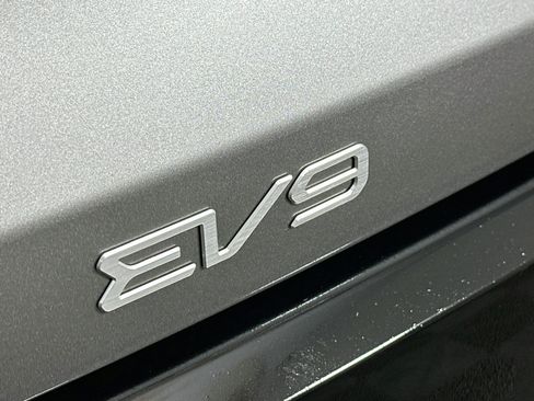 Used 2024 Kia EV9 GT-Line AWD/4WD image 28