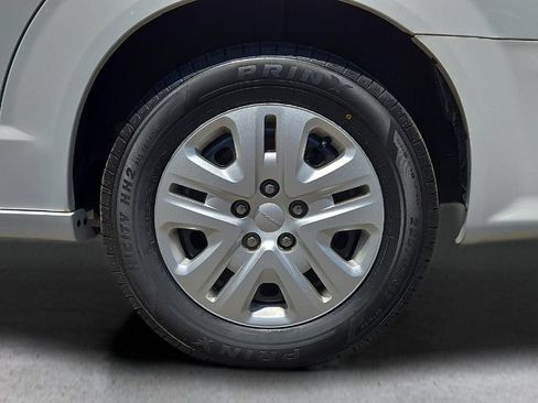 Used 2019 Dodge Grand Caravan SE FWD image 23