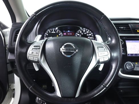 Used 2018 Nissan Altima 2.5 SR w/ SR Midnight Edition FWD image 12
