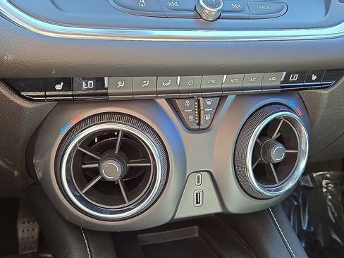 Used 2024 Chevrolet Blazer LT w/ Convenience Package image 28