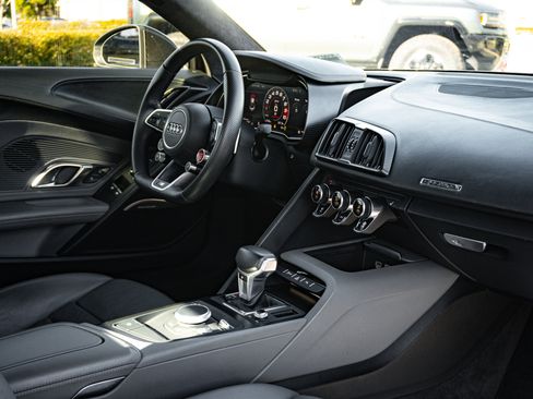 Used 2017 Audi R8 V10 plus image 36