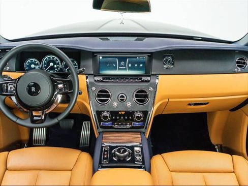 Used 2024 Rolls-Royce Cullinan AWD/4WD image 23