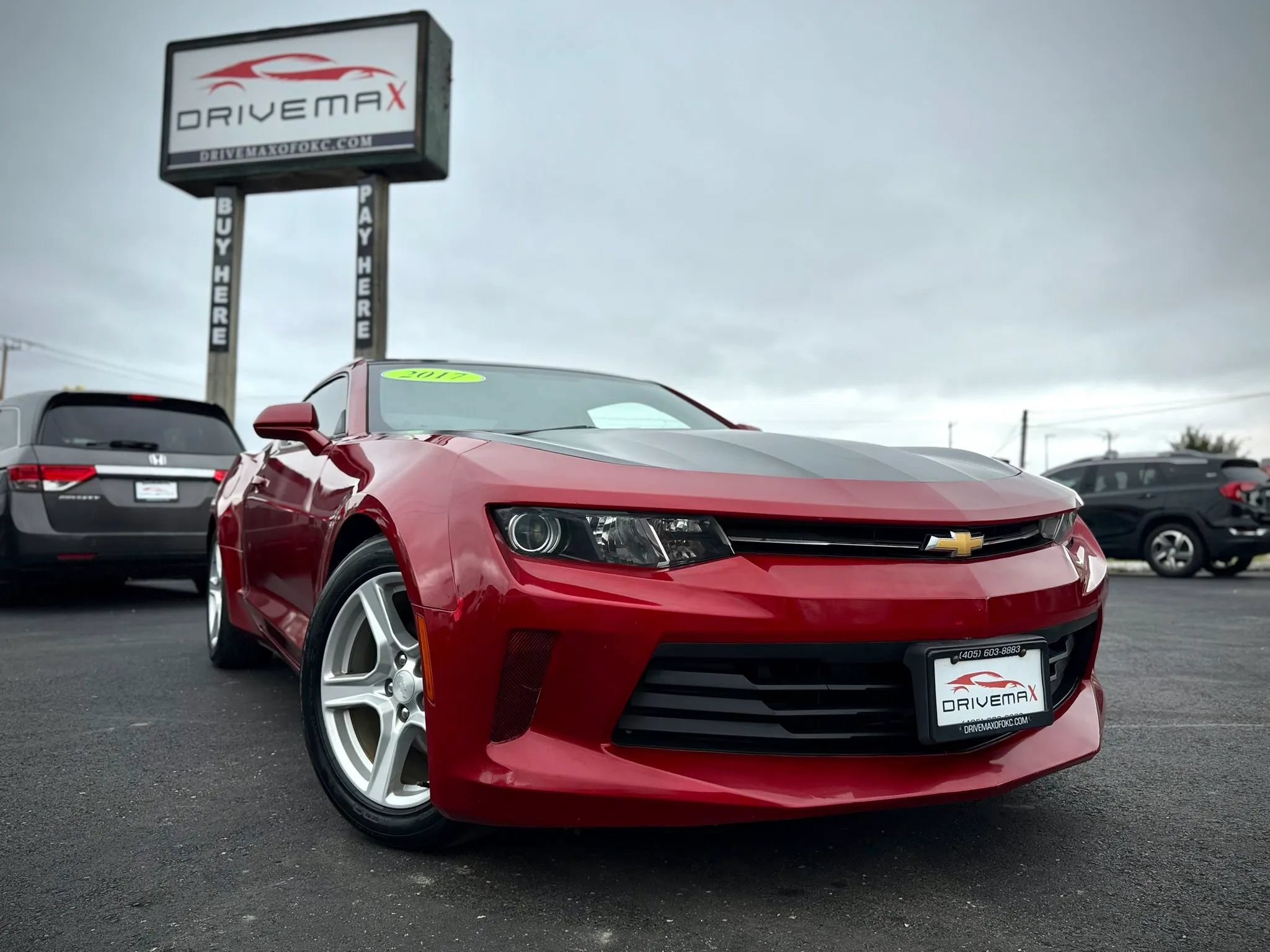 Used 2017 Chevrolet Camaro LT RWD image 1