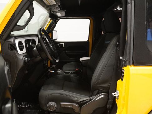Used 2021 Jeep Wrangler Sport image 12