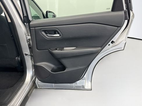 Used 2025 Nissan Rogue SV FWD image 31