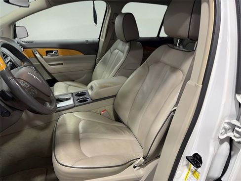 Used 2014 Lincoln MKX FWD w/ Equipment Group 101A image 11